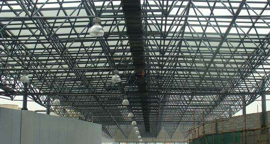 辽源听网架公司的名目师阐述其网架的季节个性